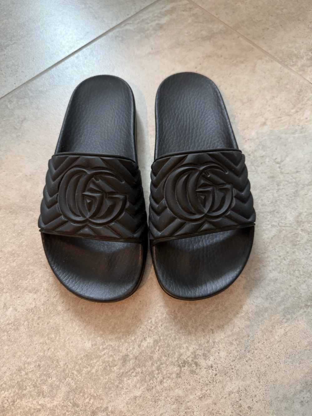 Authentic Gucci Matelasse Black Logo Slide Sandals - Women Size 38 / 7.5 - Picture 4 of 10
